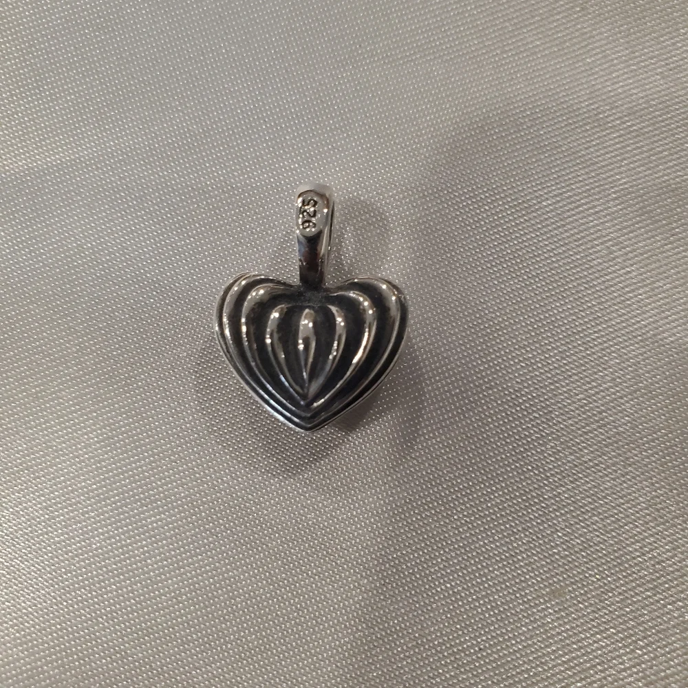 Lagos Fluted Heart Pendant W/O Chain - Picture 3 of 3
